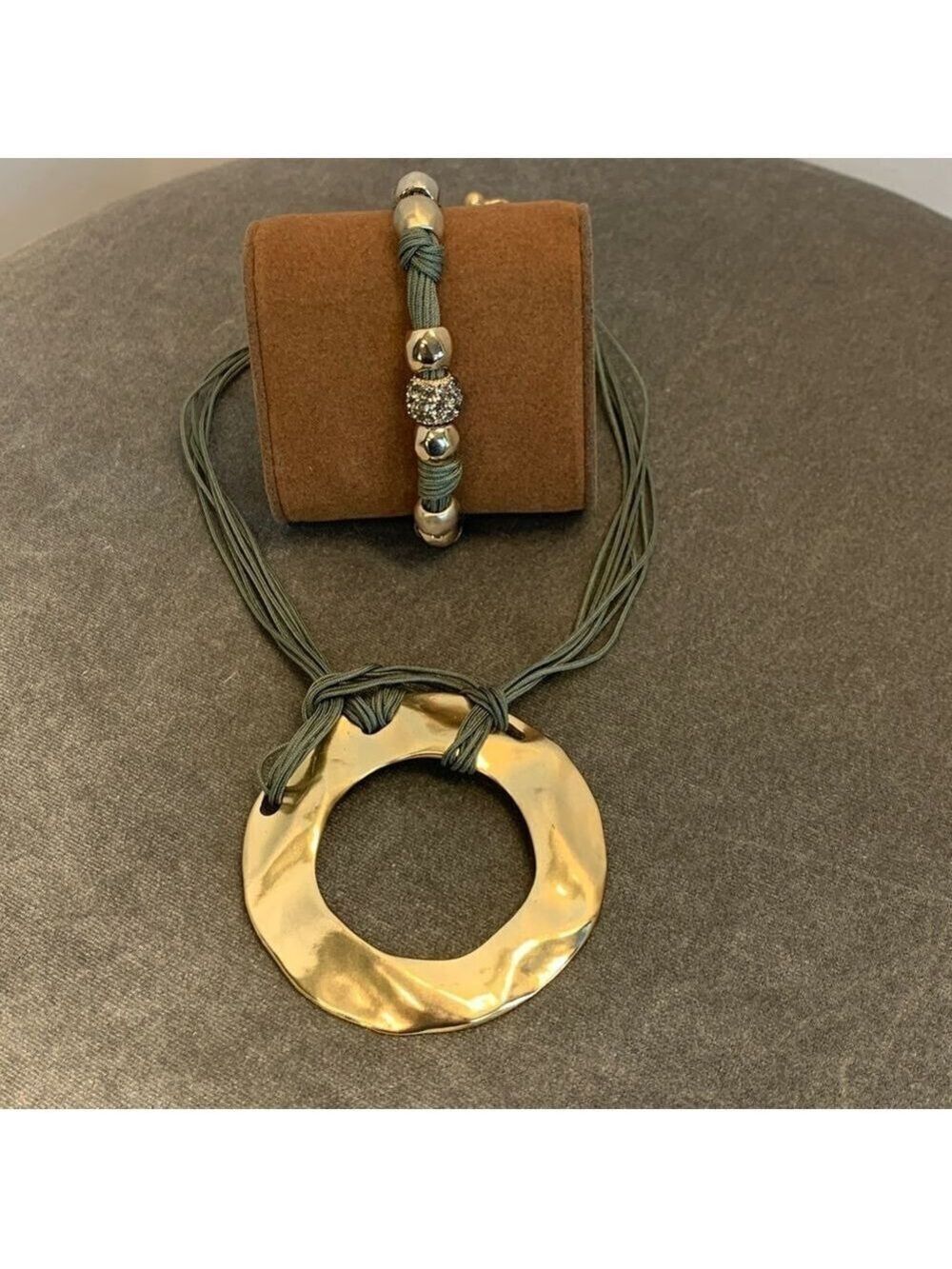 CHICO’S Green gold rhinestone necklace and bracelet set 🔥